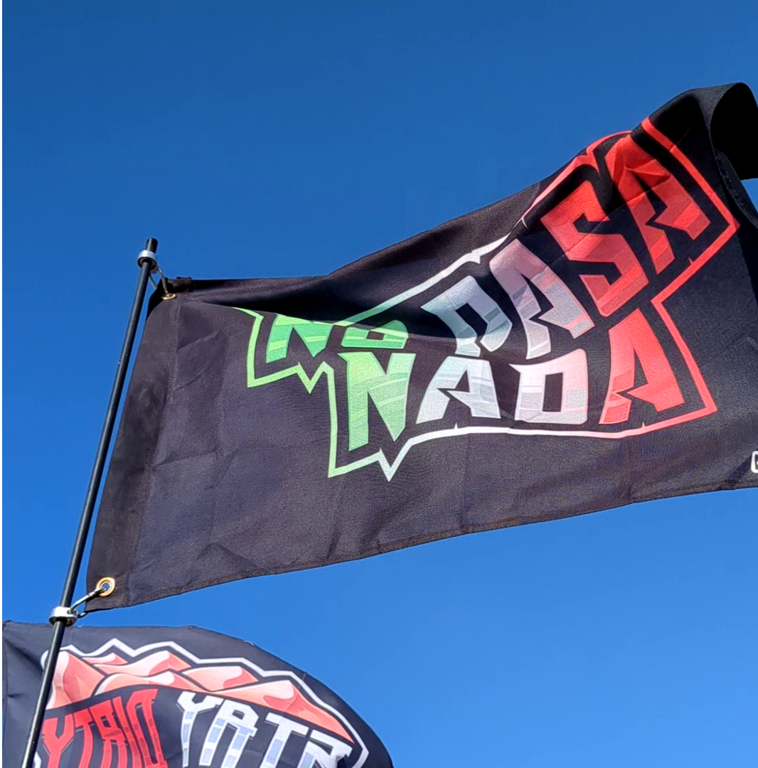 No Pasa Nada Whip Flag 12"x18"